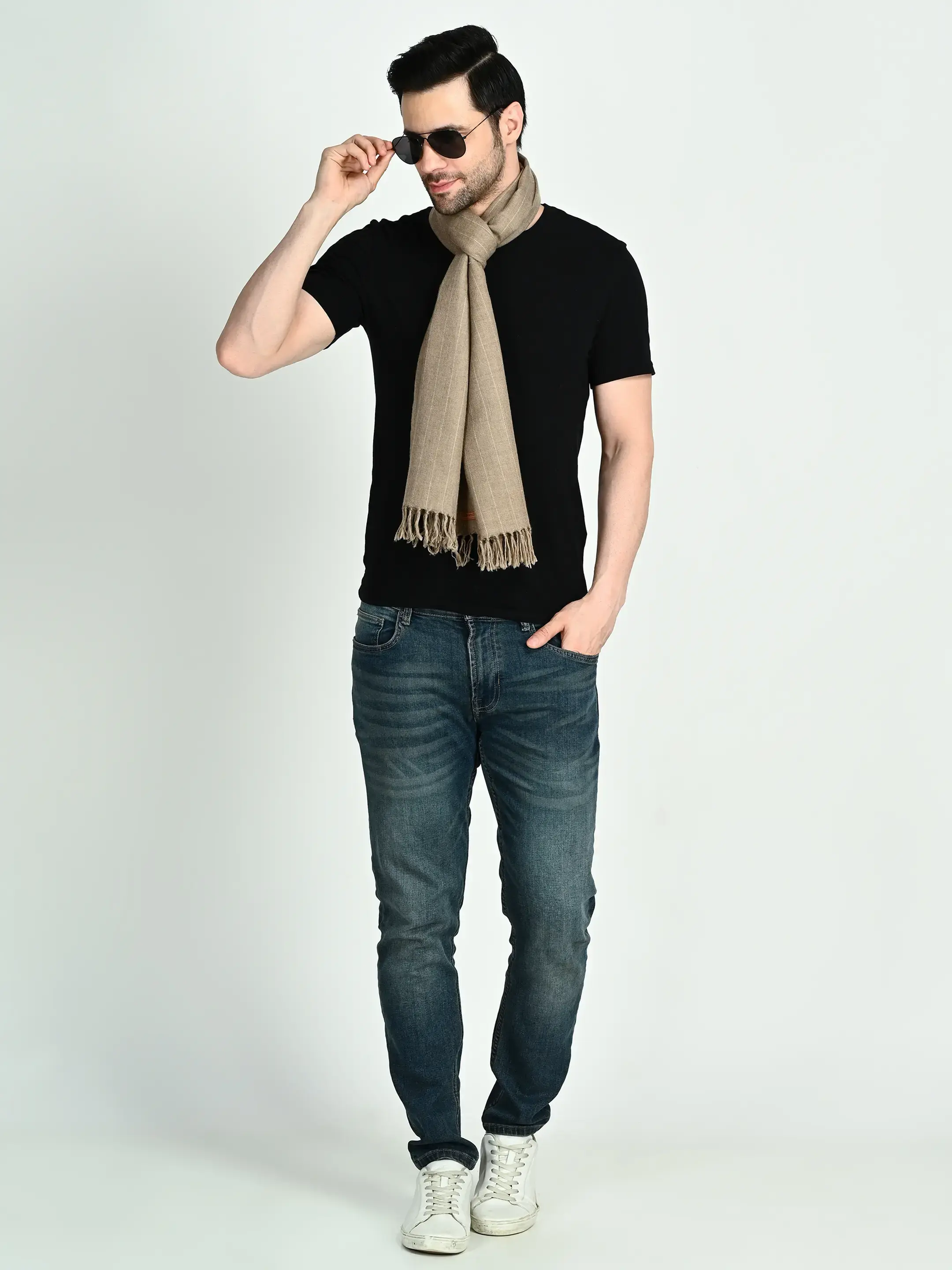 Image 4 of Pashmina Handwoven Scarf