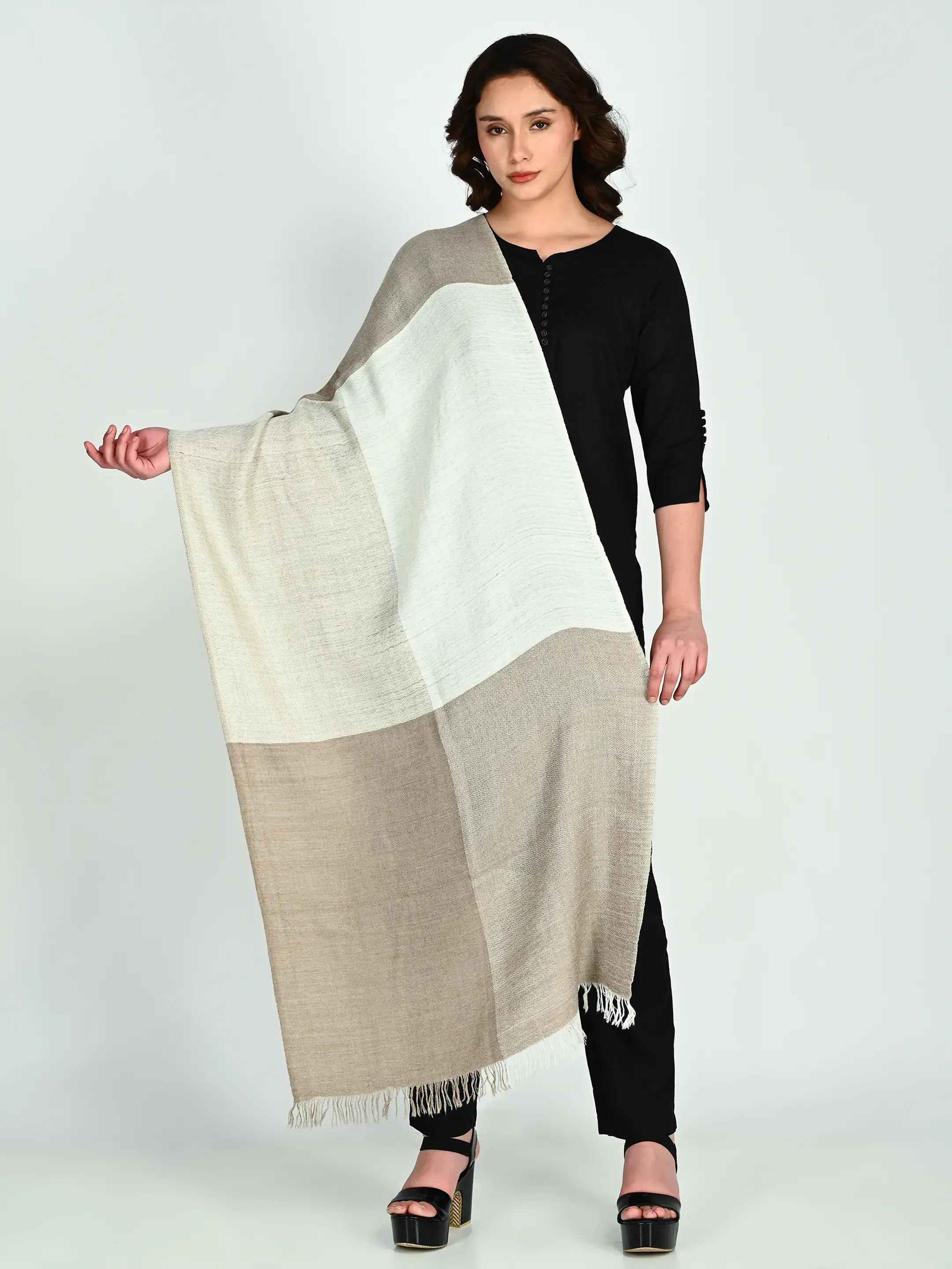 Image 2 of Pashmina Handwoven Stole