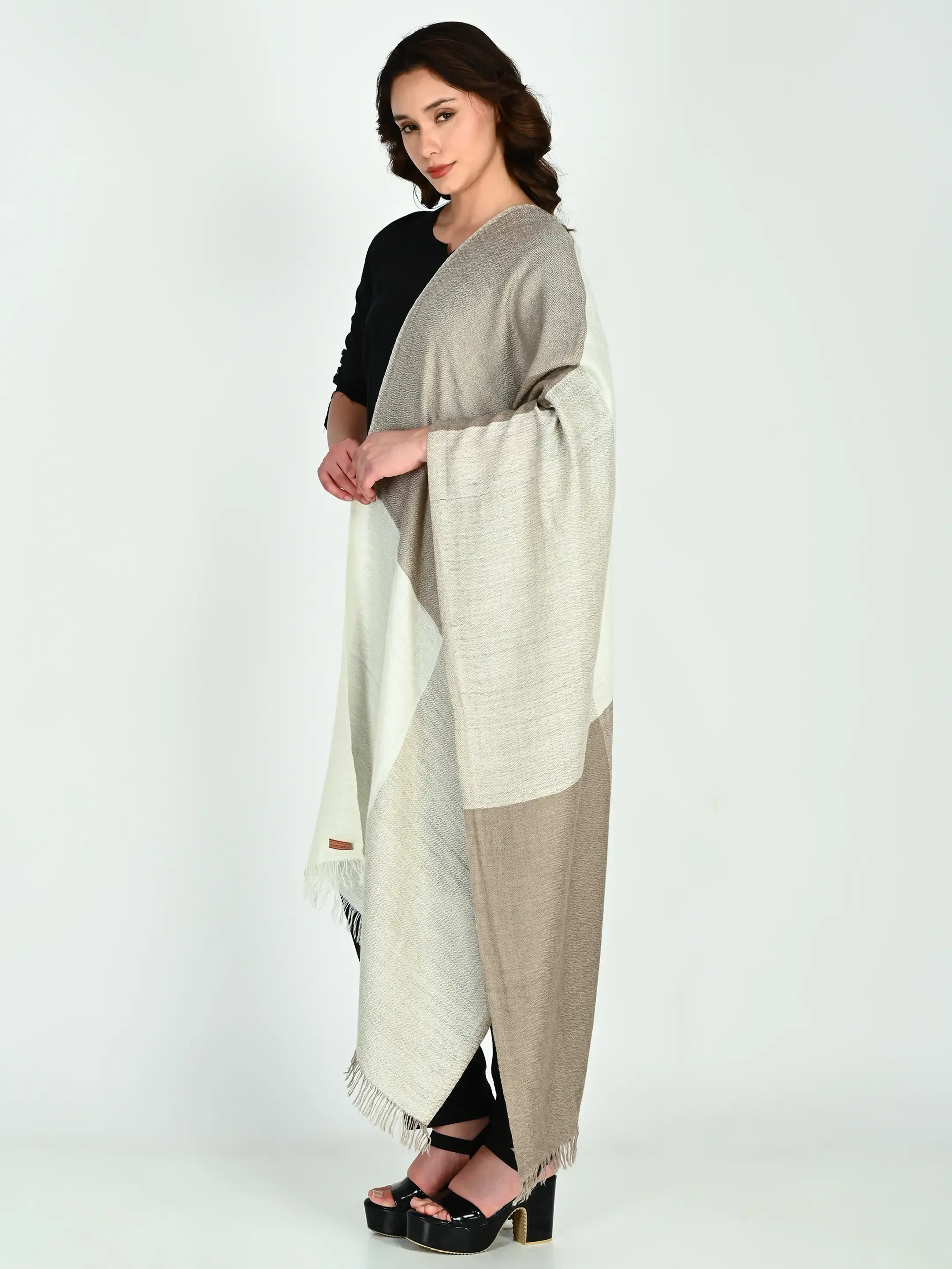 Image 5 of Pashmina Handwoven Stole
