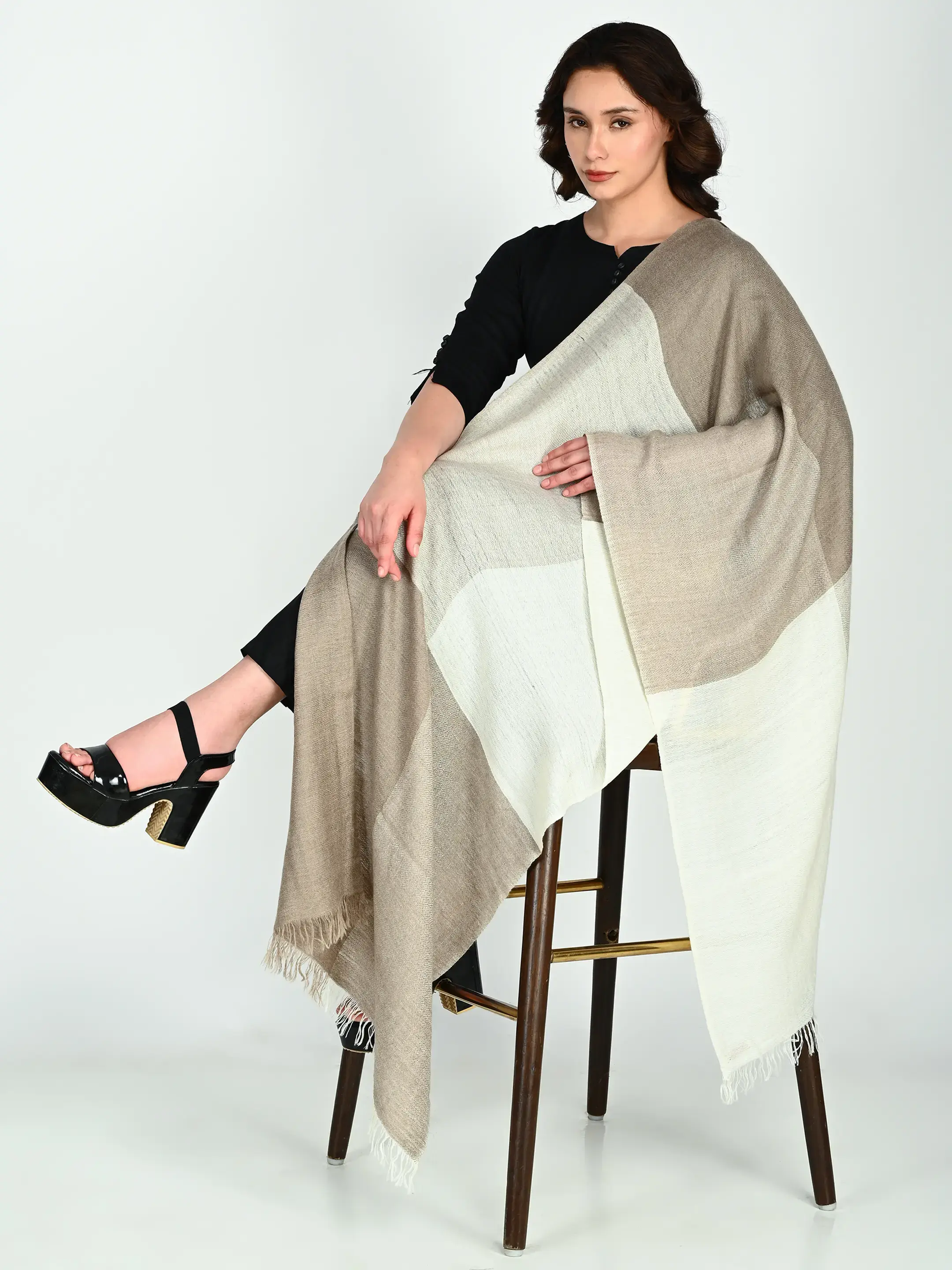 Image 6 of Pashmina Handwoven Stole